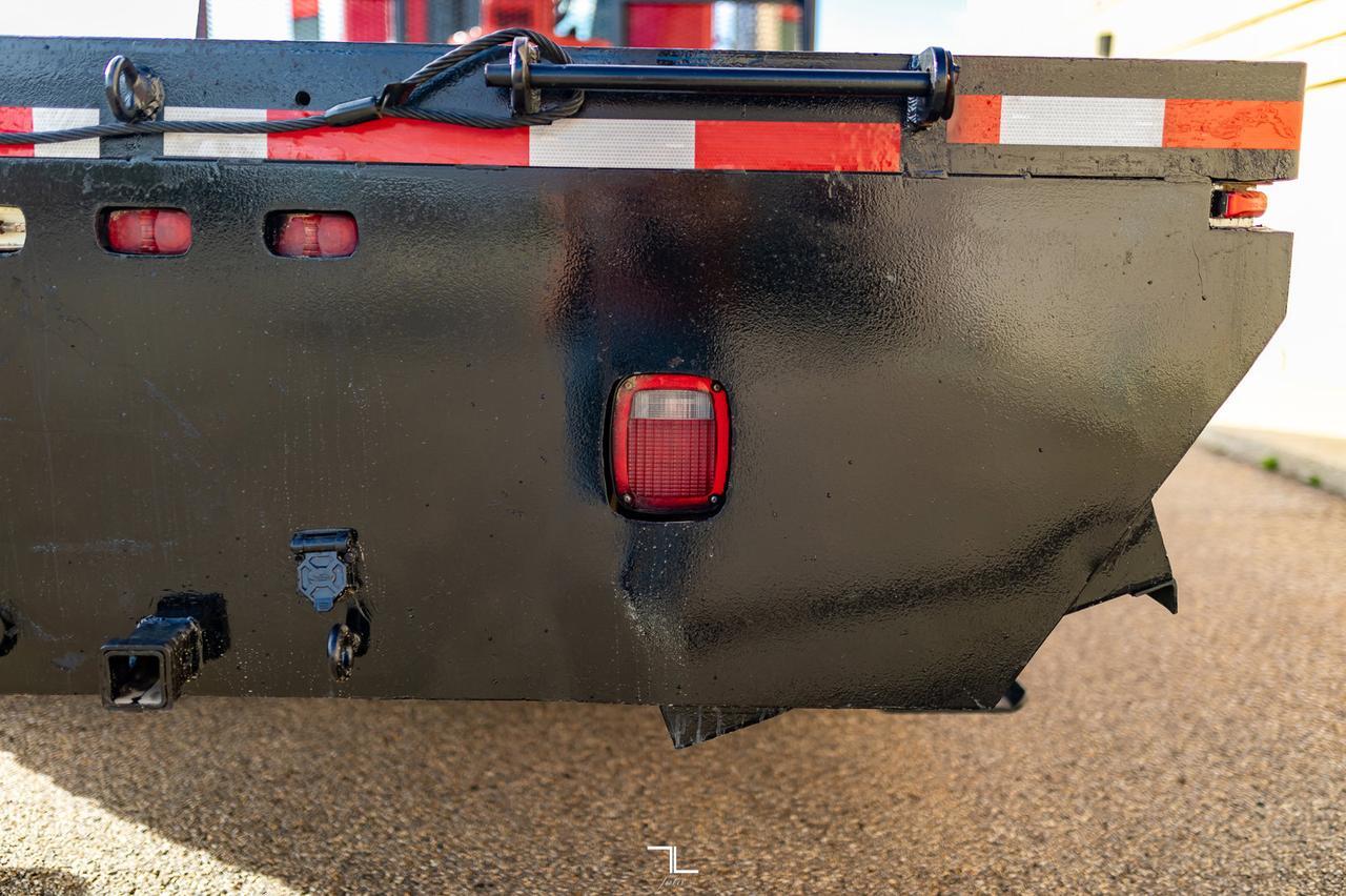 2009 Kenworth T-370 Daycab Picker Deck Red Deer AB