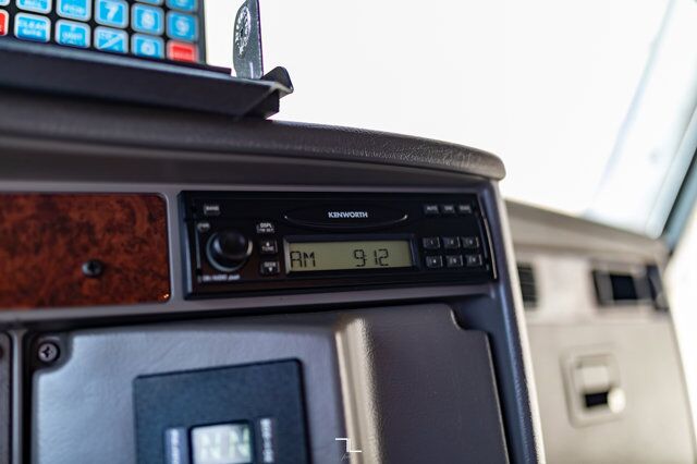 2009 Kenworth T-370 Daycab Picker Deck Red Deer AB