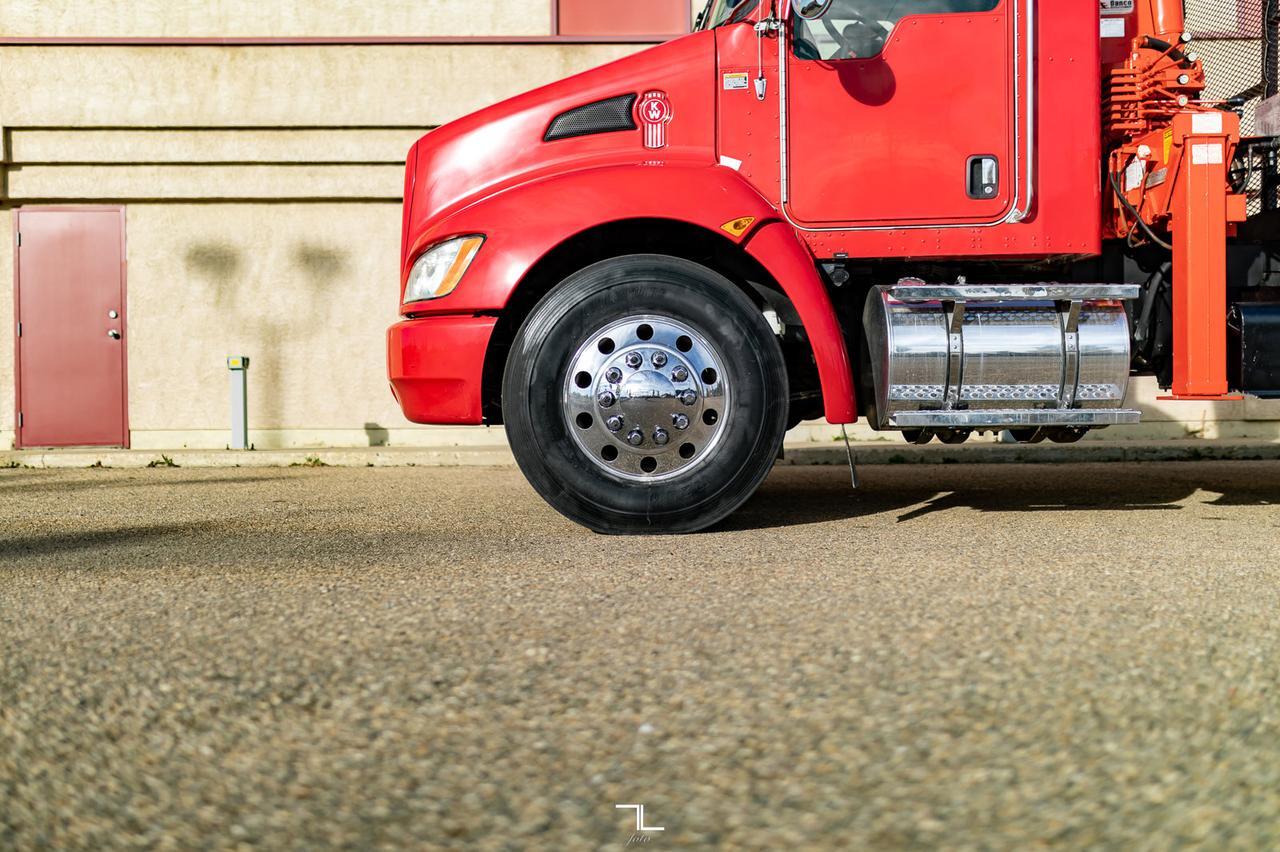 2009 Kenworth T-370 Daycab Picker Deck Red Deer AB