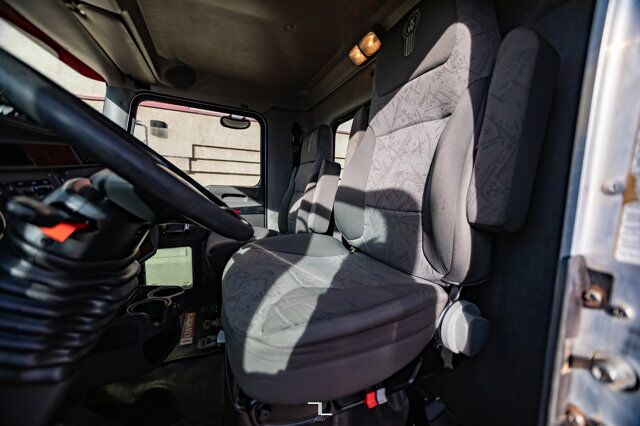 2009 Kenworth T-370 Daycab Picker Deck Red Deer AB