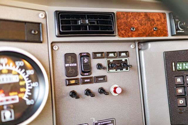 2009 Kenworth T-370 Daycab Picker Deck Red Deer AB