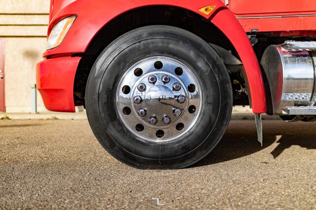 2009 Kenworth T-370 Daycab Picker Deck Red Deer AB