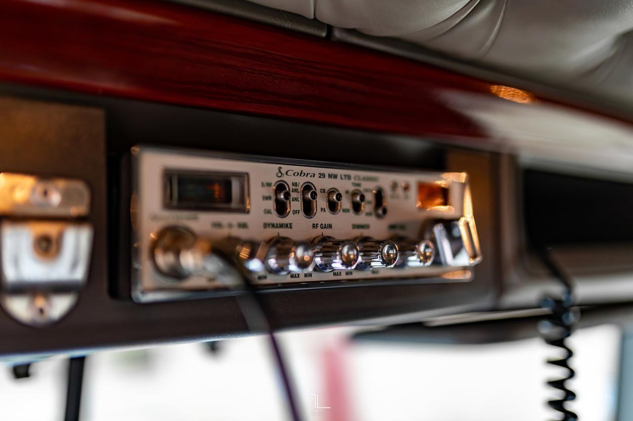 2009 Kenworth T-800 Extended Day Cab Tractor Heavy Spec Red Deer AB