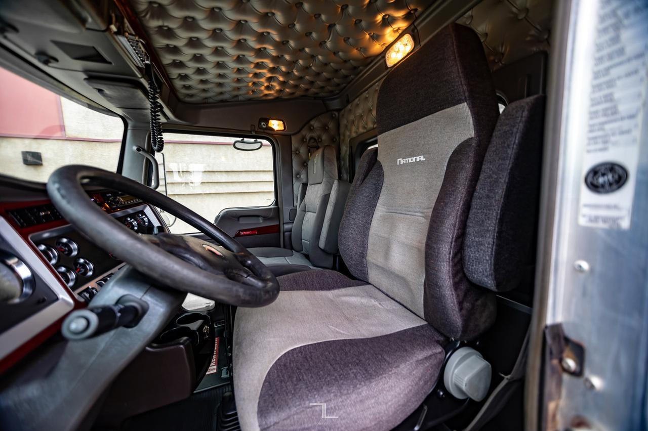 2009 Kenworth T-800 Extended Day Cab Tractor Heavy Spec Red Deer AB