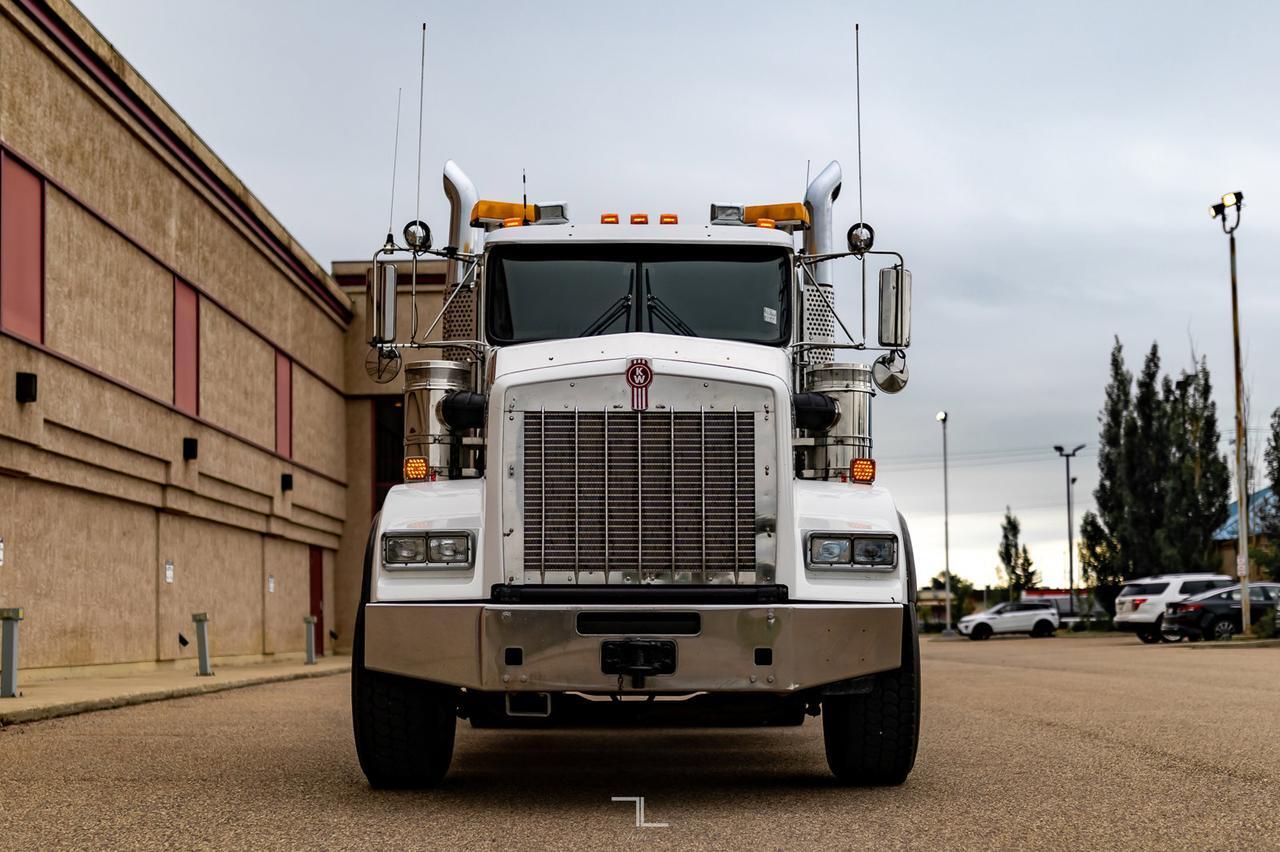 2009 Kenworth T-800 Extended Day Cab Tractor Heavy Spec Red Deer AB