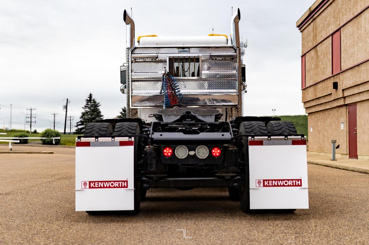 2009 Kenworth T-800 Extended Day Cab Tractor Heavy Spec Red Deer AB