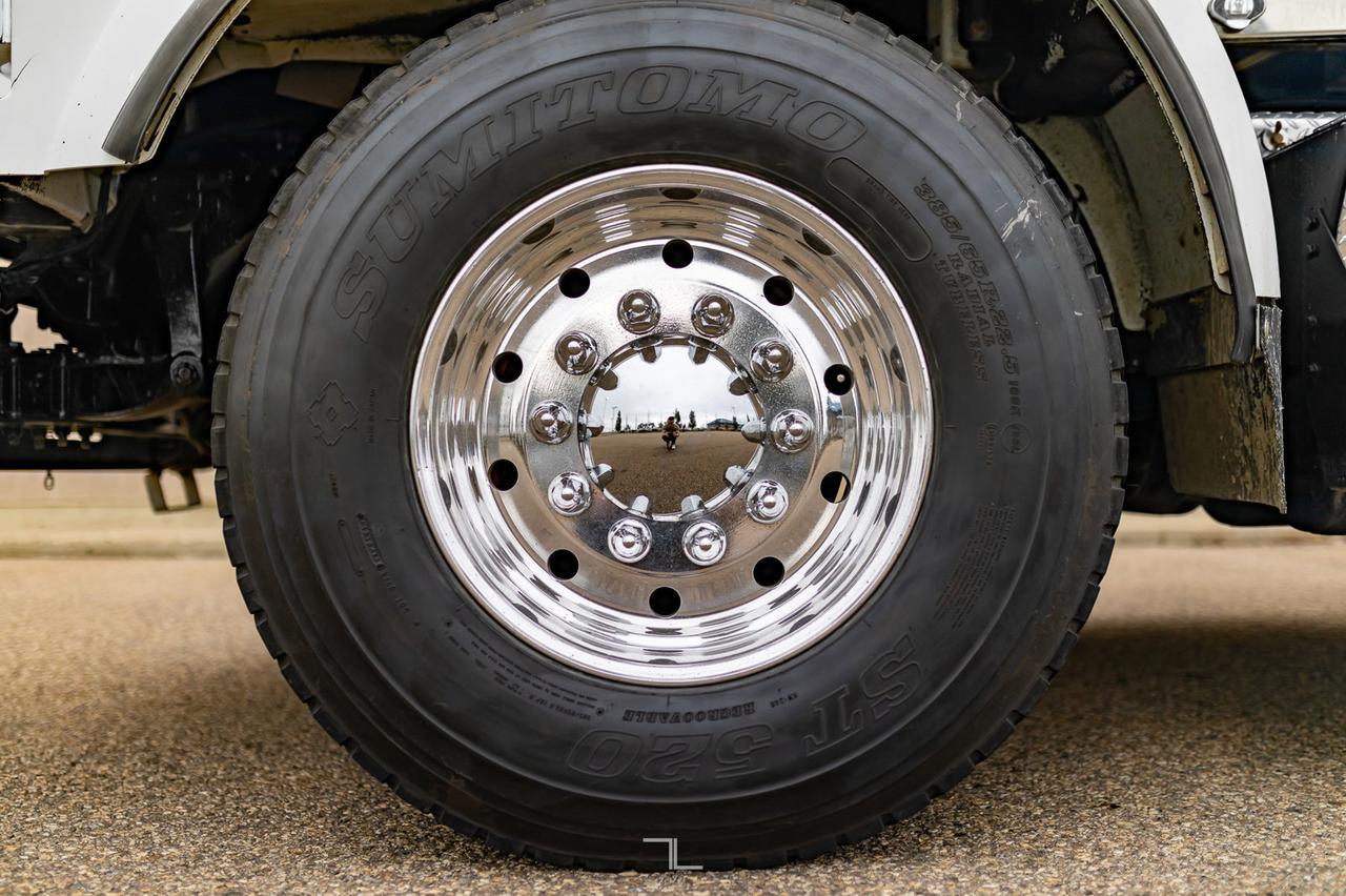 2009 Kenworth T-800 Extended Day Cab Tractor Heavy Spec Red Deer AB