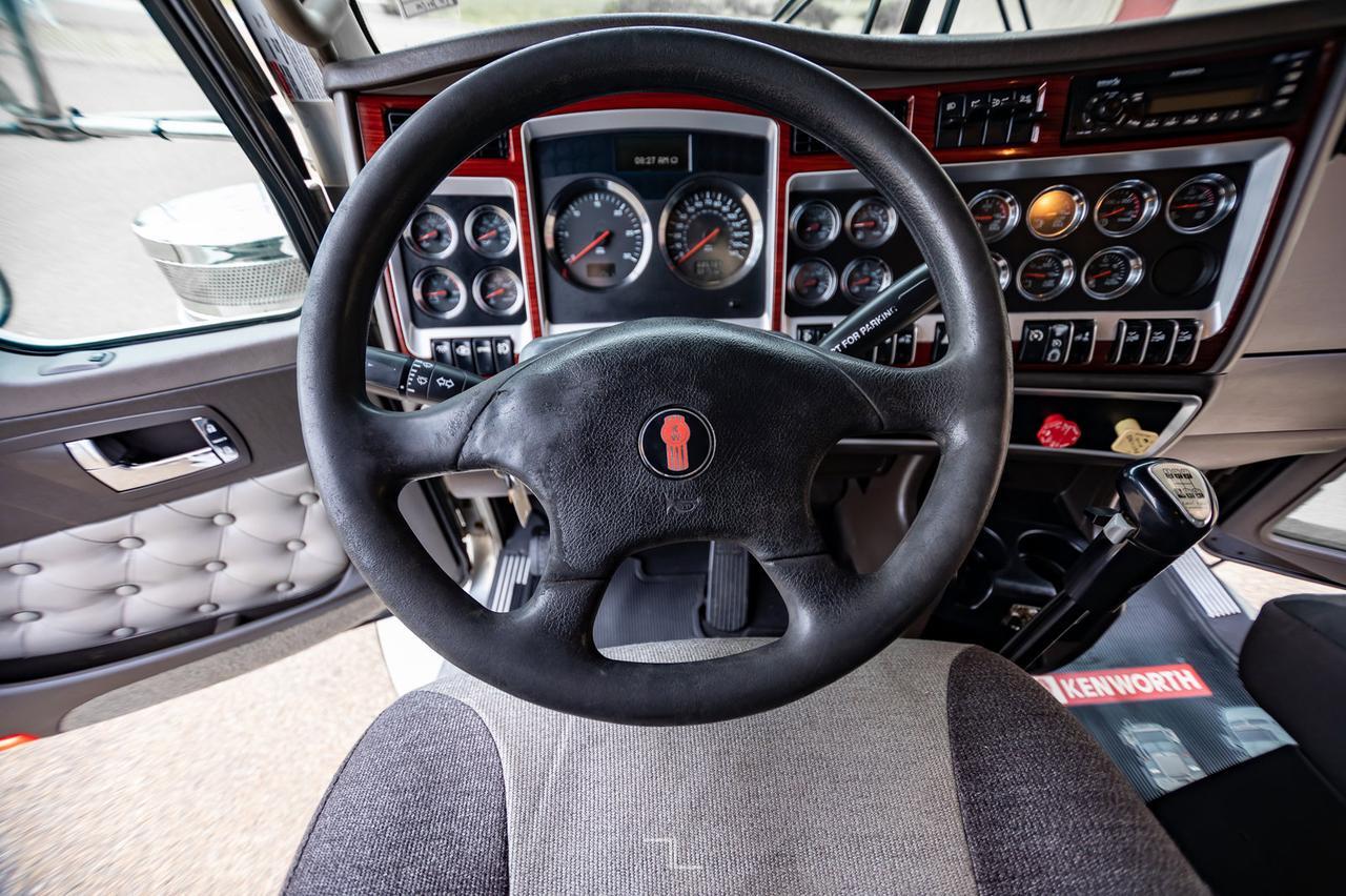 2009 Kenworth T-800 Extended Day Cab Tractor Heavy Spec Red Deer AB