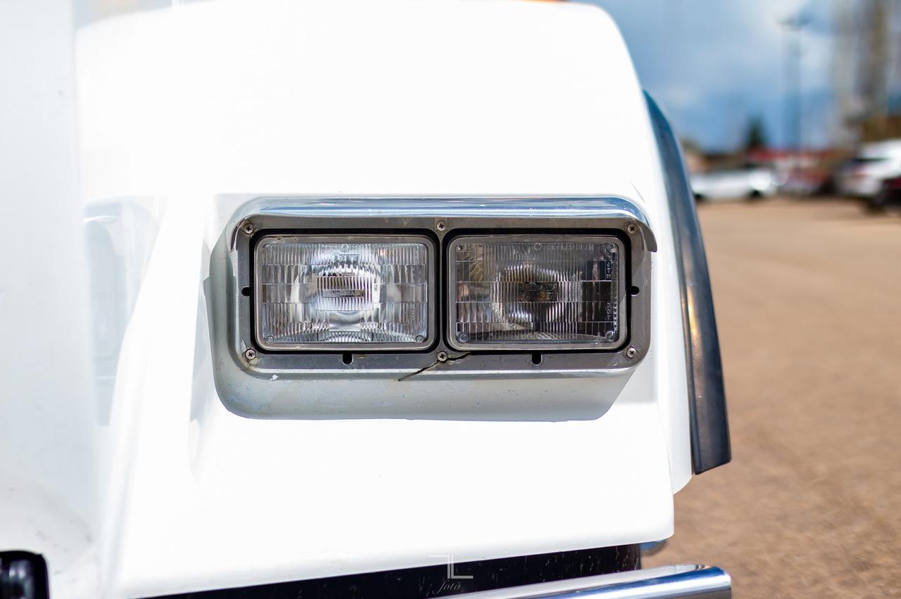 2009 Kenworth T-800 Tractor Extended Daycab Heavy Spec Red Deer AB