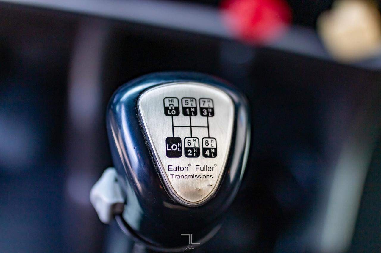 2009 Kenworth T-800 Tractor Extended Daycab Heavy Spec Red Deer AB