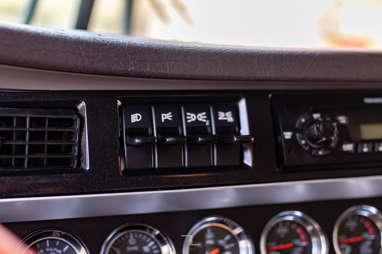 2009 Kenworth T-800 Tractor Extended Daycab Heavy Spec Red Deer AB