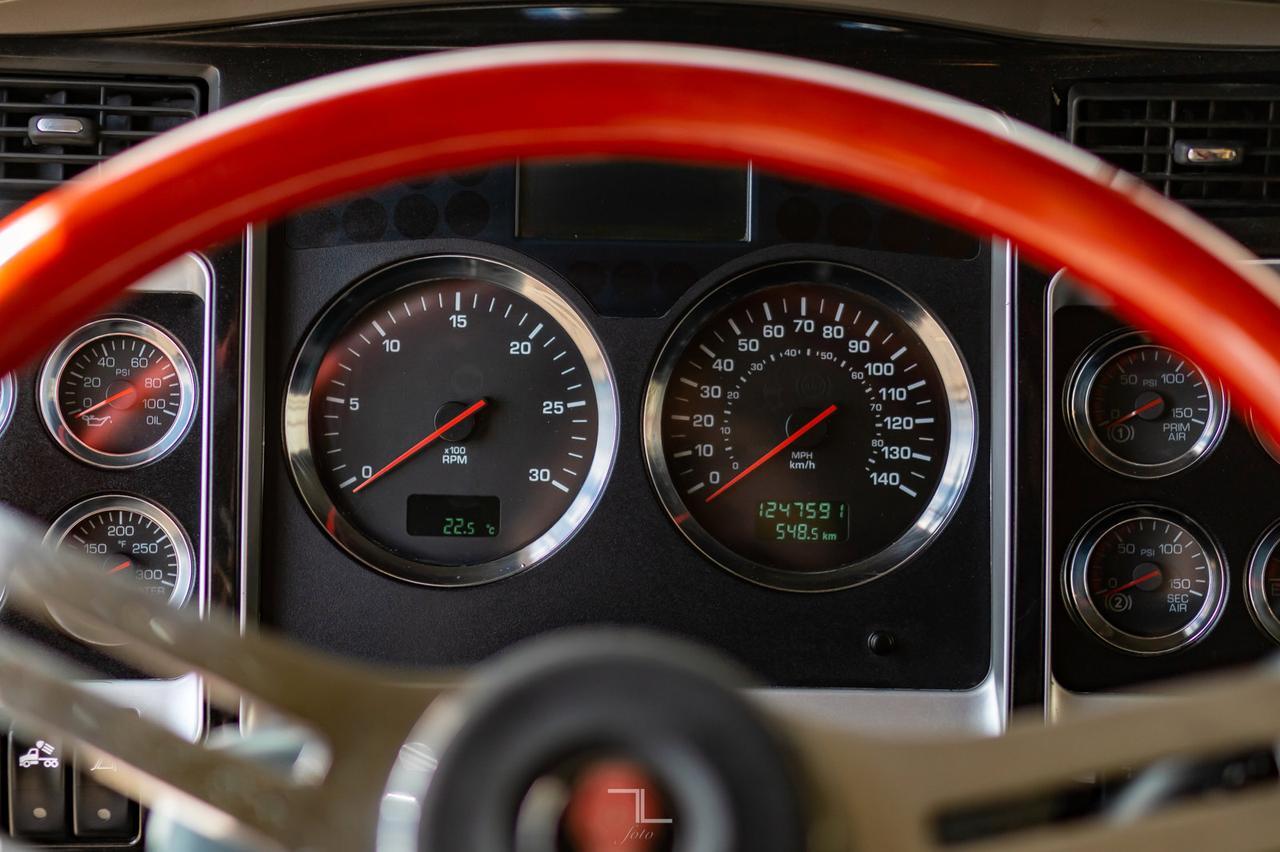 2009 Kenworth T-800 Tractor Extended Daycab Heavy Spec Red Deer AB