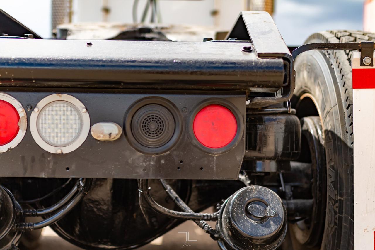 2009 Kenworth T-800 Tractor Extended Daycab Heavy Spec Red Deer AB