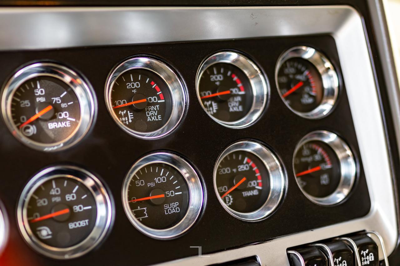 2009 Kenworth T-800 Tractor Extended Daycab Heavy Spec Red Deer AB