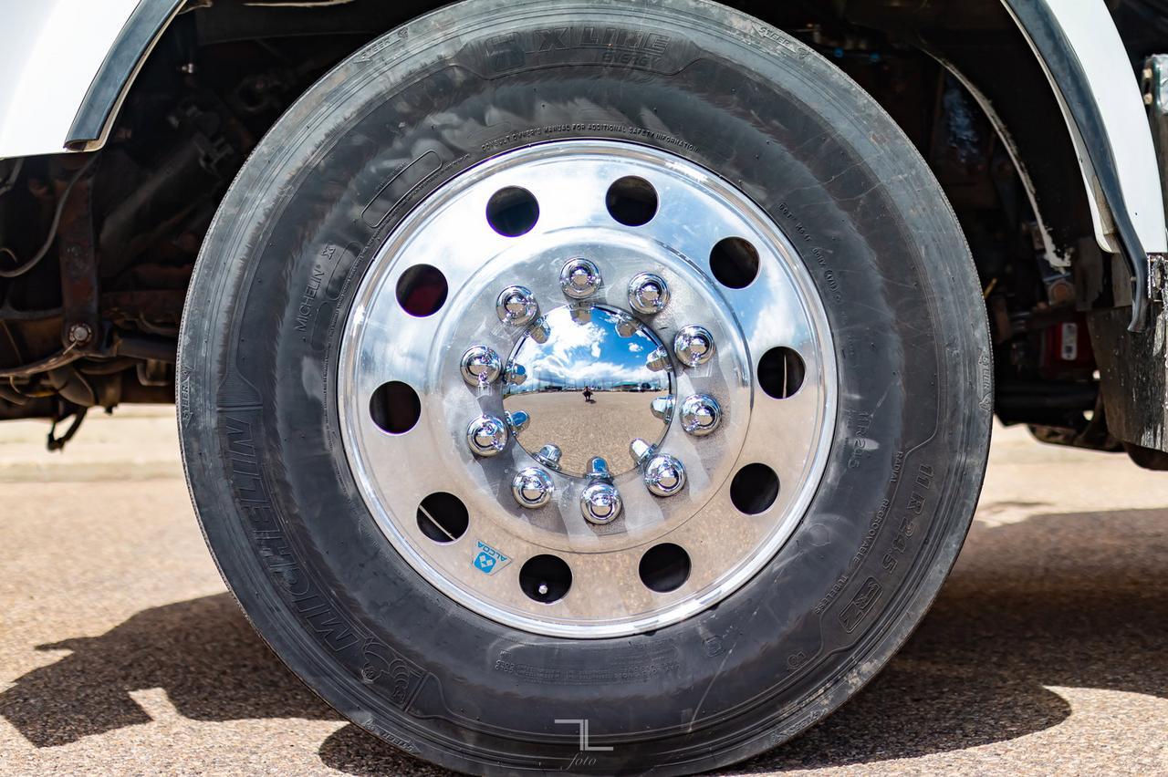 2009 Kenworth T-800 Tractor Extended Daycab Heavy Spec Red Deer AB