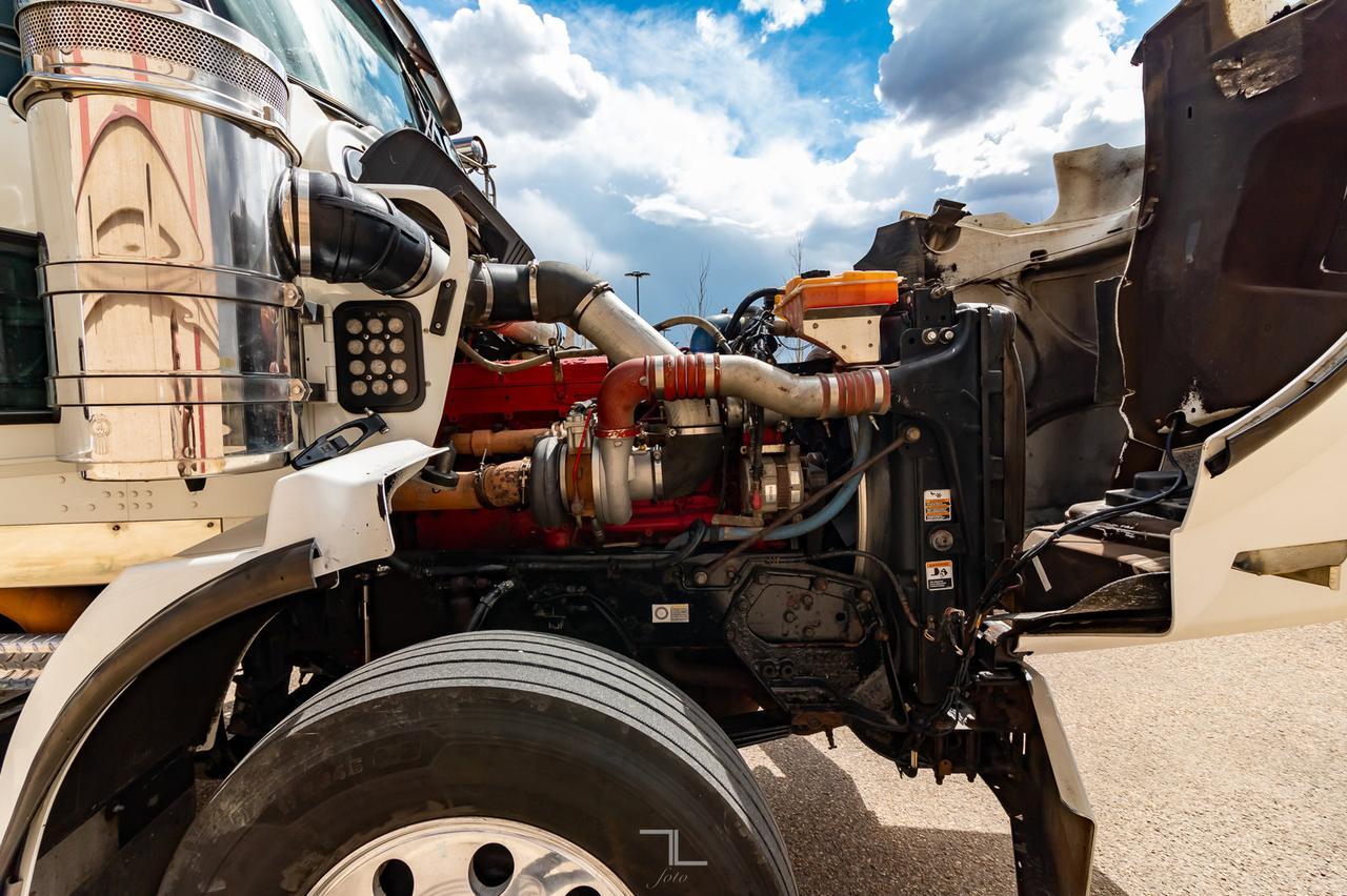 2009 Kenworth T-800 Tractor Extended Daycab Heavy Spec Red Deer AB