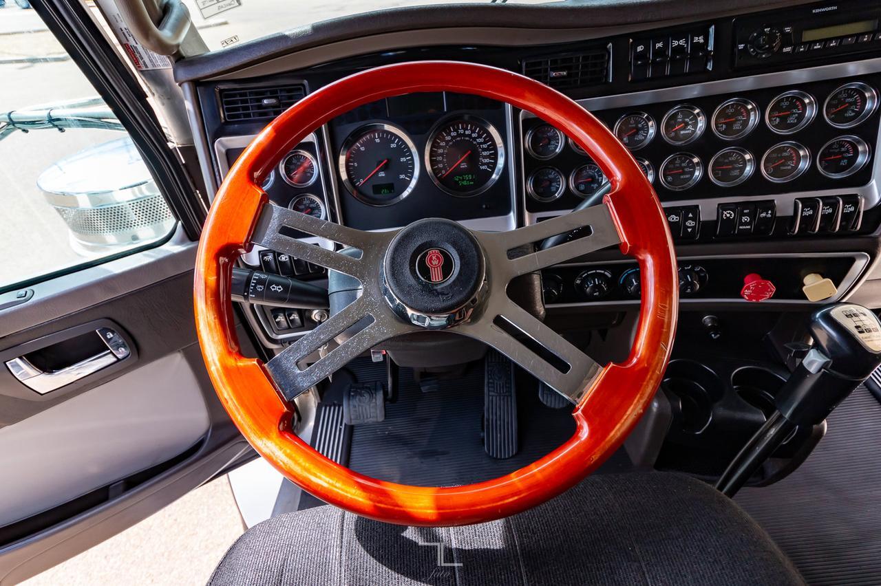 2009 Kenworth T-800 Tractor Extended Daycab Heavy Spec Red Deer AB