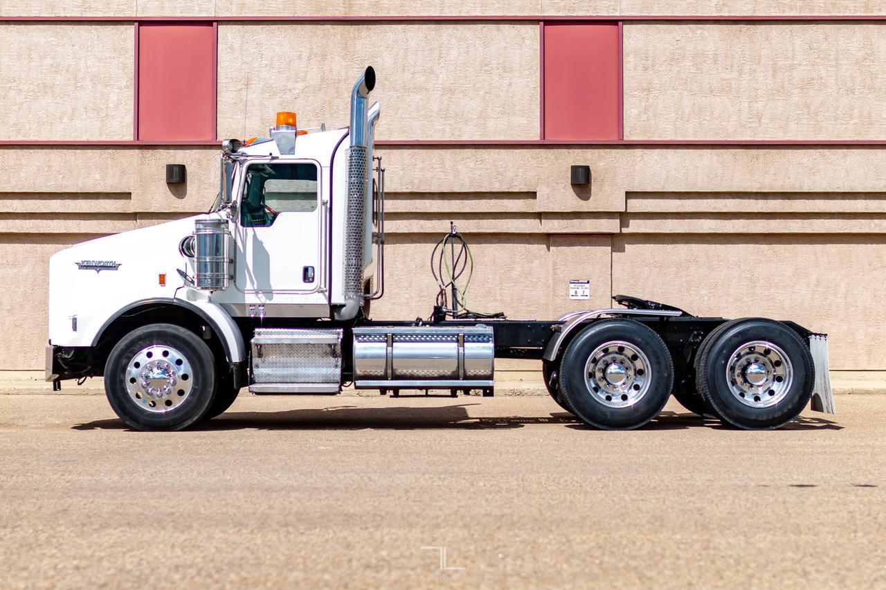 2009 Kenworth T-800 Tractor Extended Daycab Heavy Spec Red Deer AB