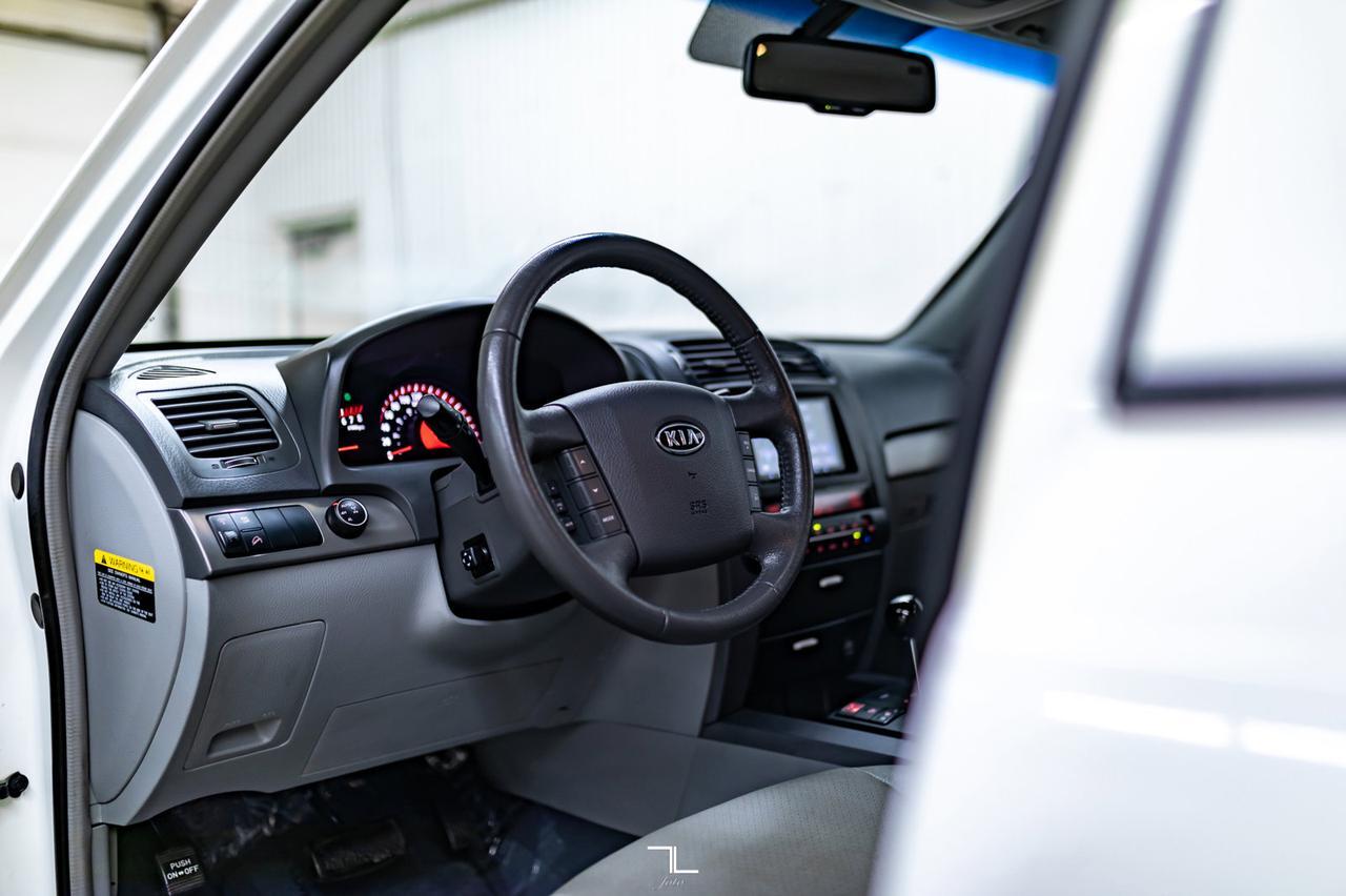 2009 Kia Borrego AWD EX Leather Roof BCam Red Deer AB