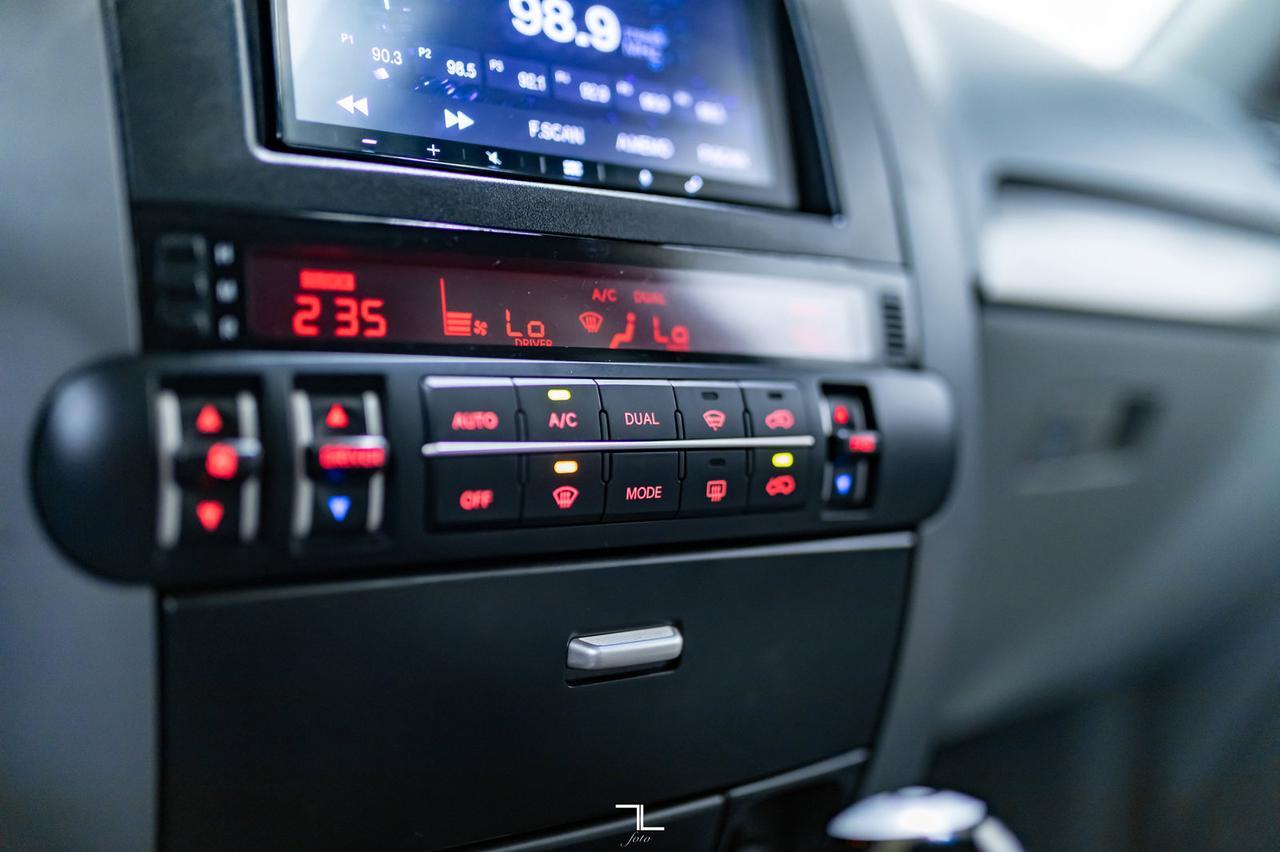 2009 Kia Borrego AWD EX Leather Roof BCam Red Deer AB