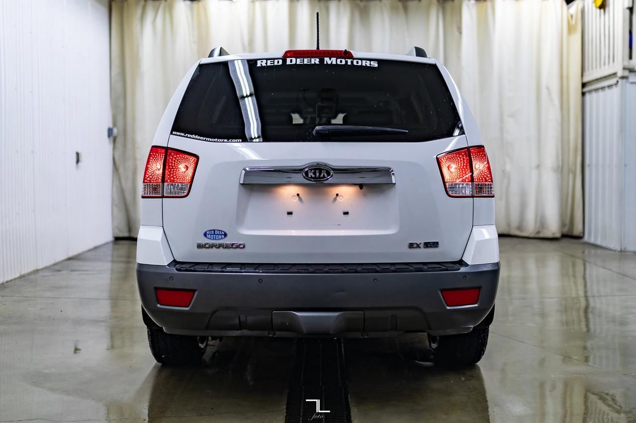 2009 Kia Borrego AWD EX Leather Roof BCam Red Deer AB