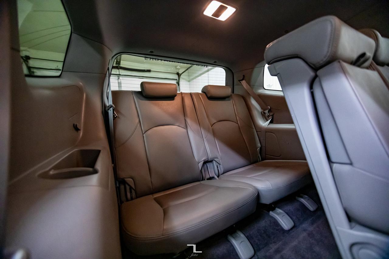 2009 Kia Borrego AWD EX Leather Roof BCam Red Deer AB