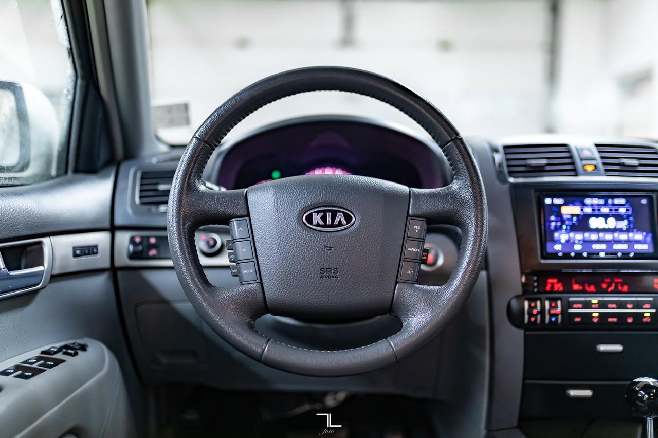 2009 Kia Borrego AWD EX Leather Roof BCam Red Deer AB