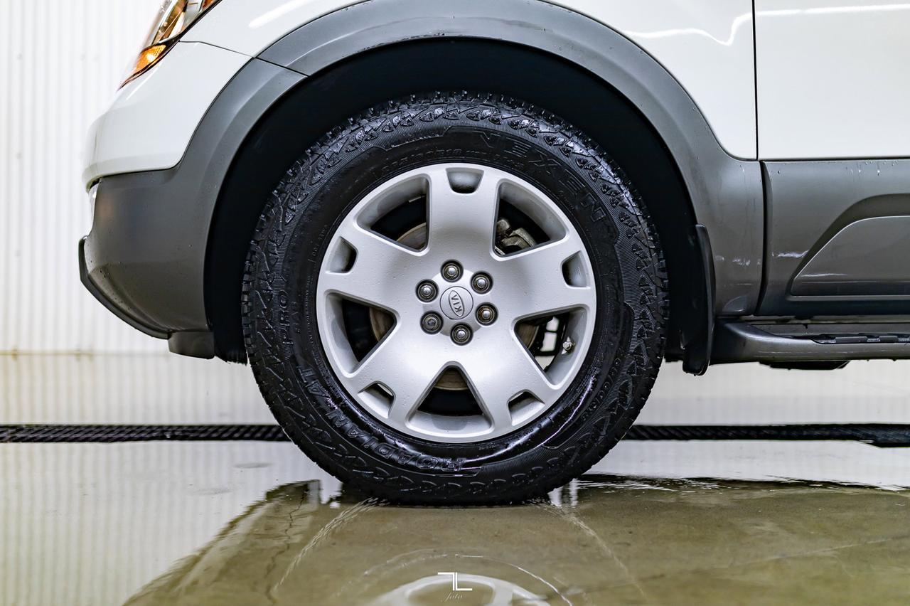 2009 Kia Borrego AWD EX Leather Roof BCam Red Deer AB