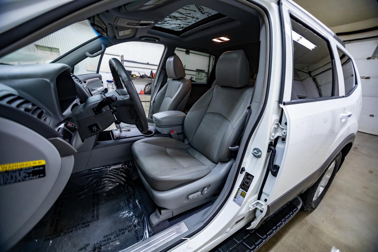 2009 Kia Borrego AWD EX Leather Roof BCam Red Deer AB