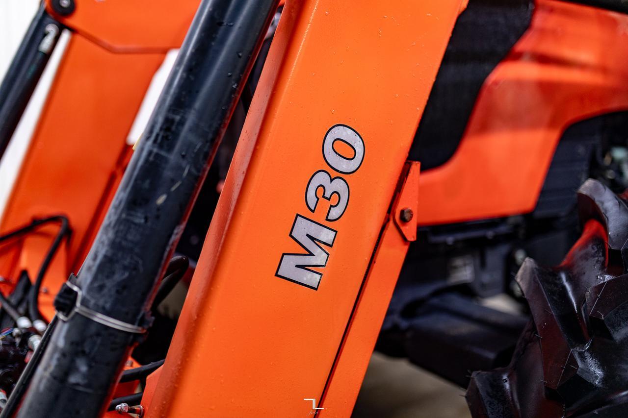 2009 Kubota M9540D MFWD Tractor Loader Bucket Diesel Red Deer AB