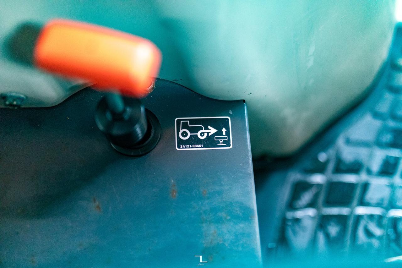 2009 Kubota M9540D MFWD Tractor Loader Bucket Diesel Red Deer AB