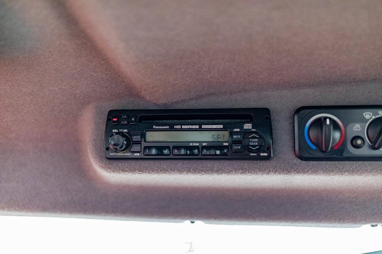 2009 Kubota M9540D MFWD Tractor Loader Bucket Diesel Red Deer AB