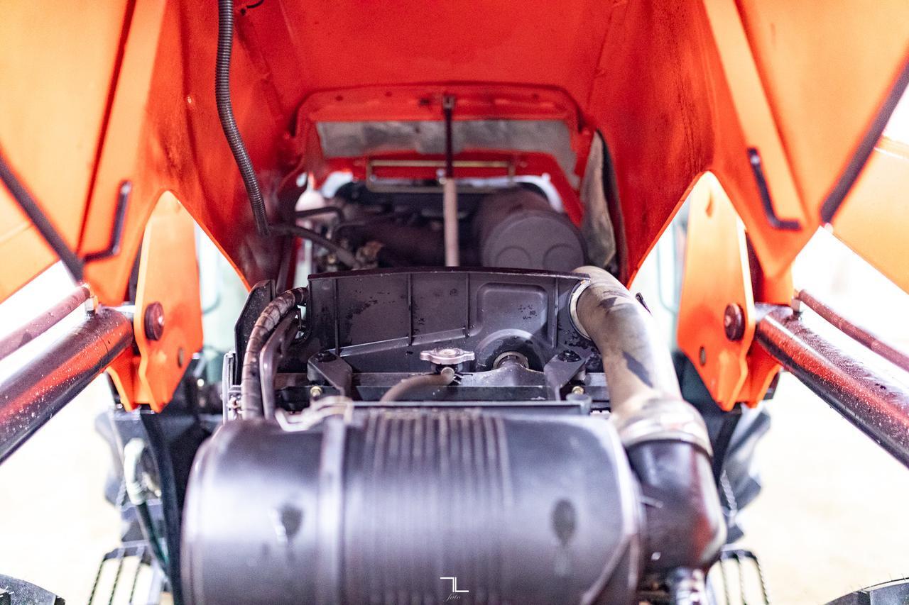 2009 Kubota M9540D MFWD Tractor Loader Bucket Diesel Red Deer AB