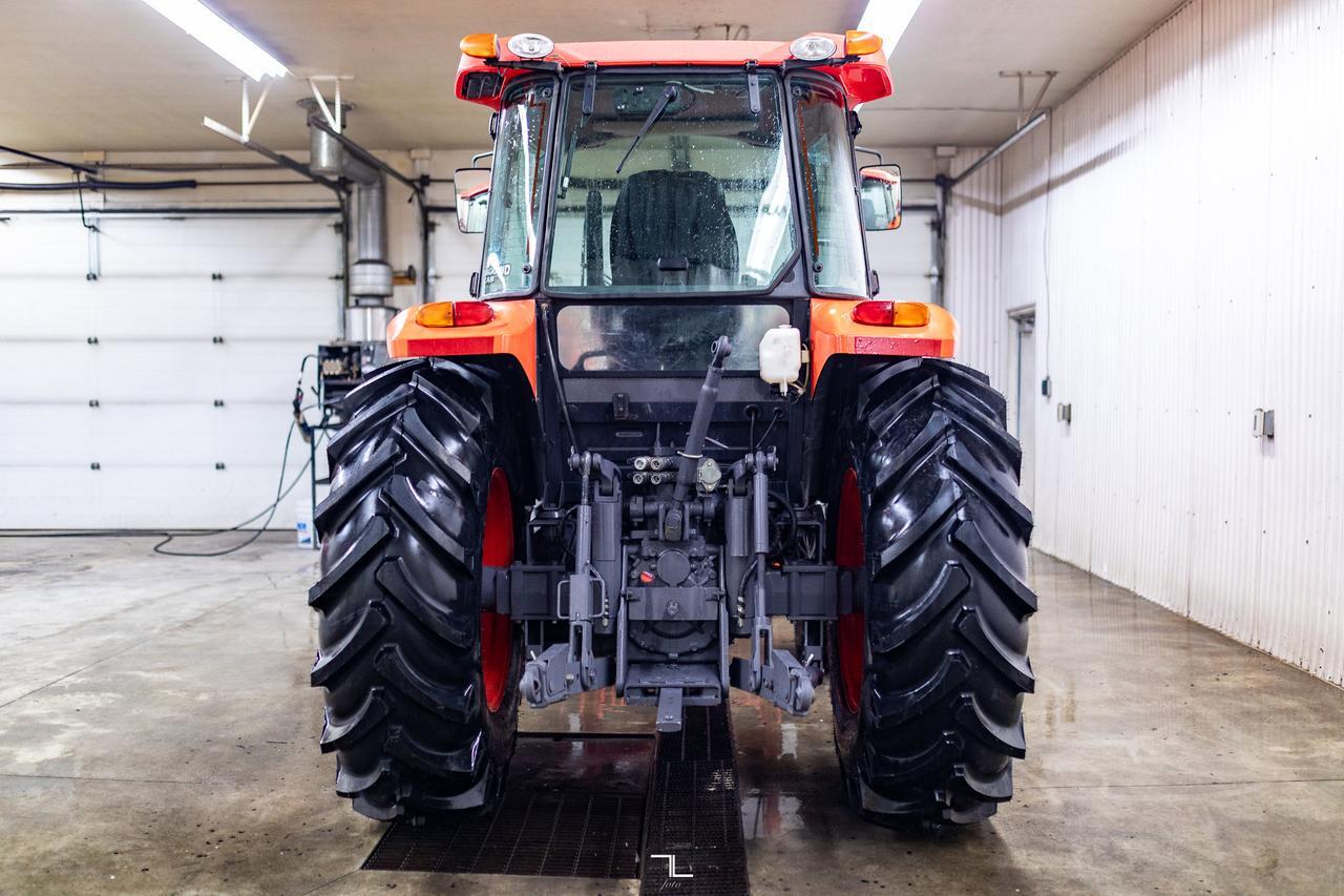 2009 Kubota M9540D MFWD Tractor Loader Bucket Diesel Red Deer AB