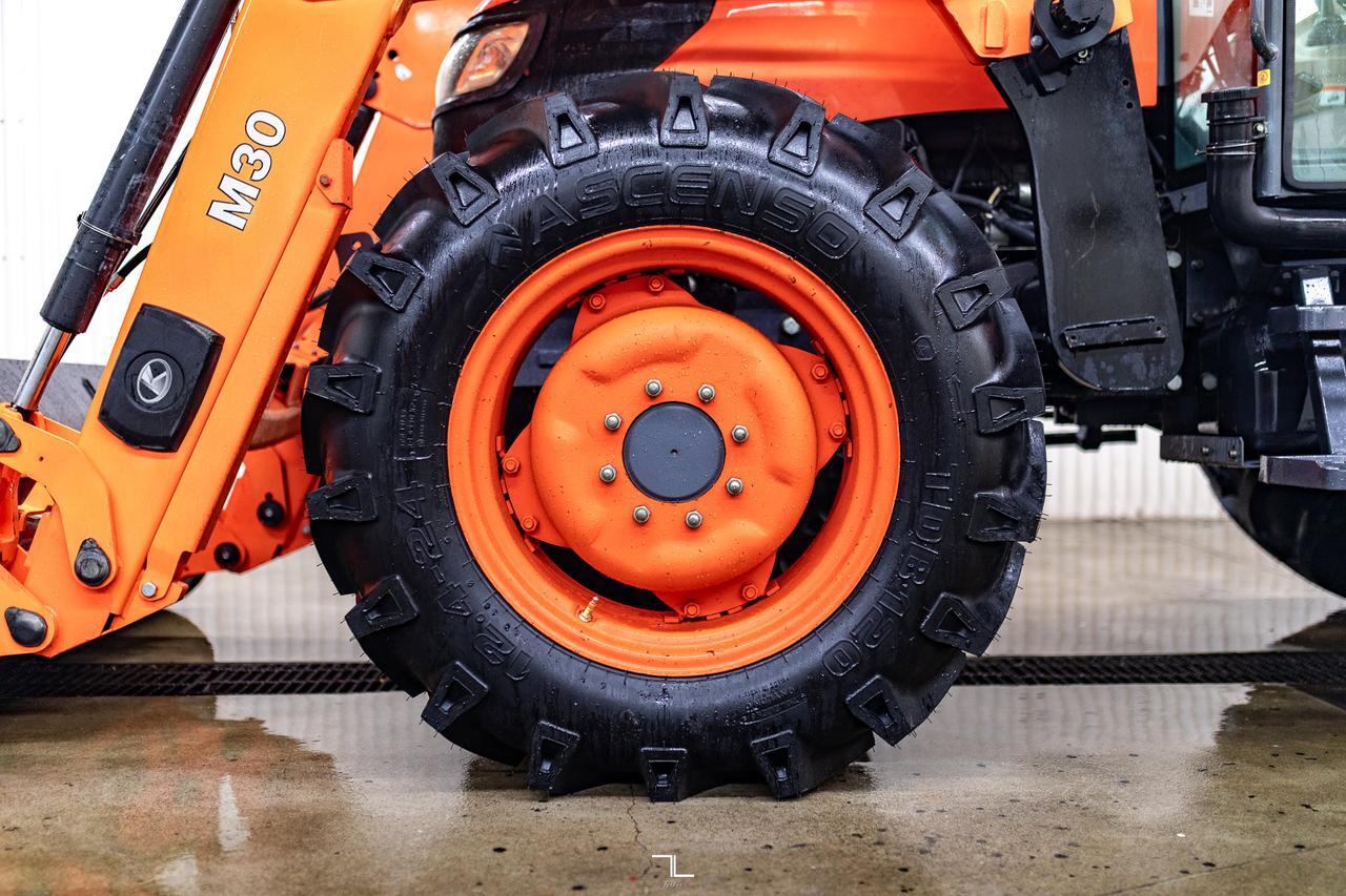 2009 Kubota M9540D MFWD Tractor Loader Bucket Diesel Red Deer AB