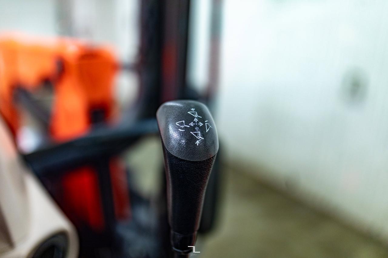 2009 Kubota M9540D MFWD Tractor Loader Bucket Diesel Red Deer AB