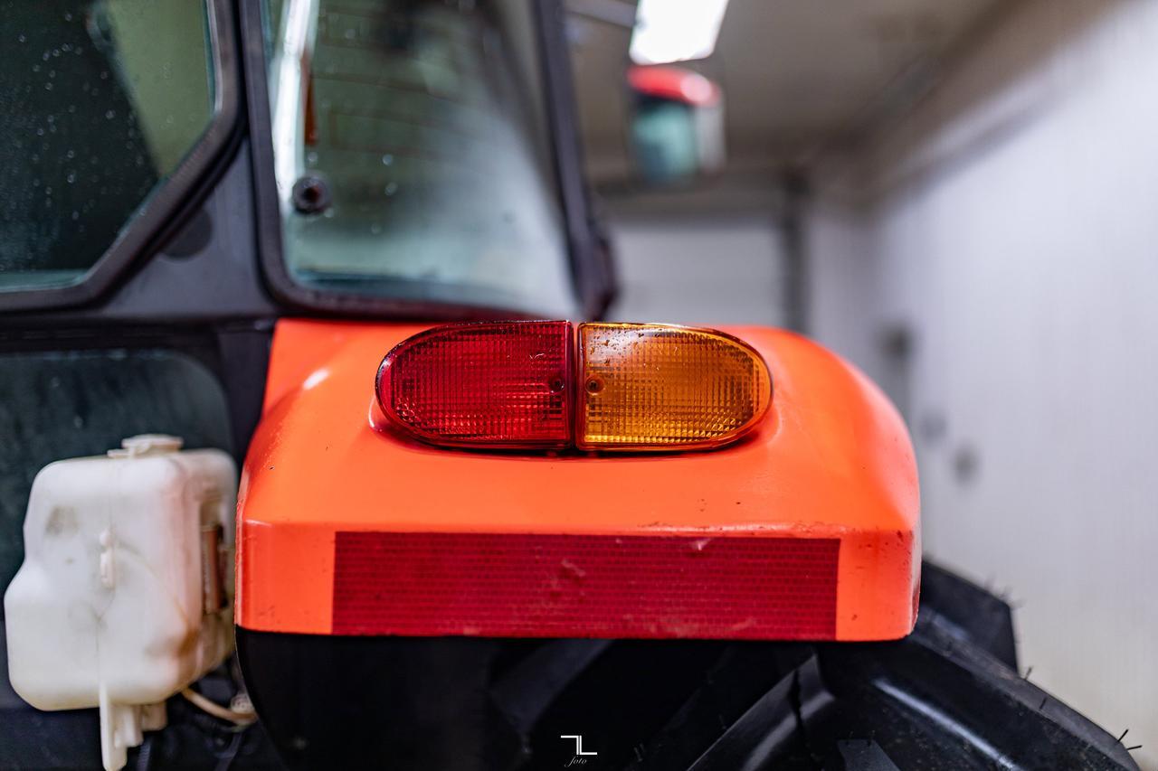 2009 Kubota M9540D MFWD Tractor Loader Bucket Diesel Red Deer AB