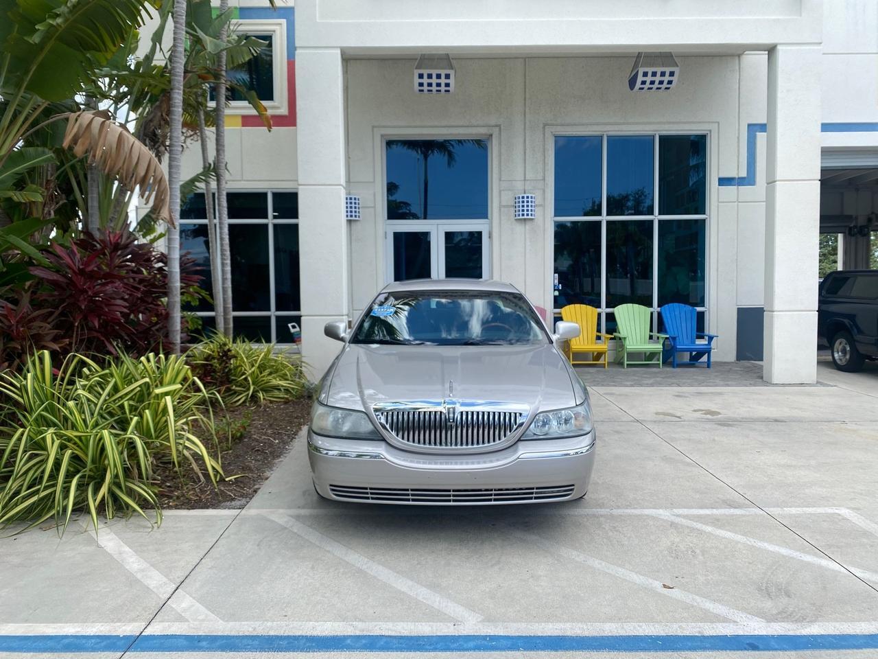 2009 Lincoln Town Car Signature Limited LOW MILES 50,225 Pompano Beach FL