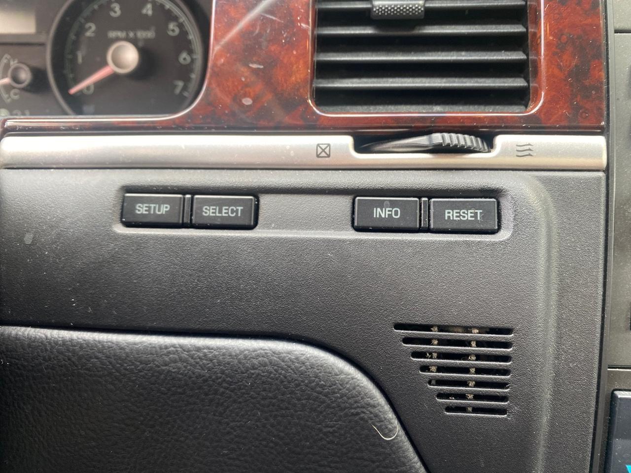 2009 Lincoln Town Car Signature Limited LOW MILES 50,225 Pompano Beach FL