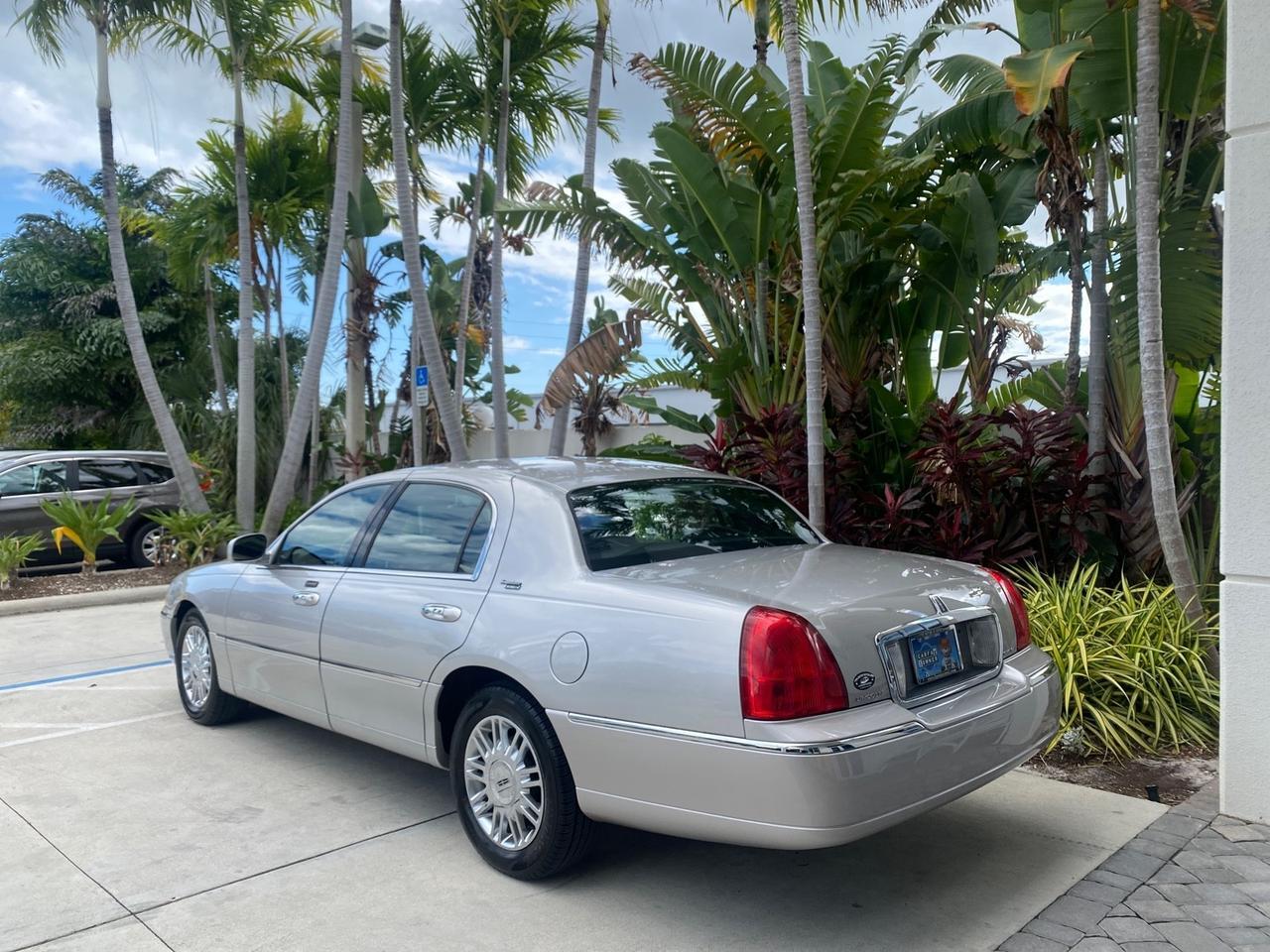 2009 Lincoln Town Car Signature Limited LOW MILES 50,225 Pompano Beach FL