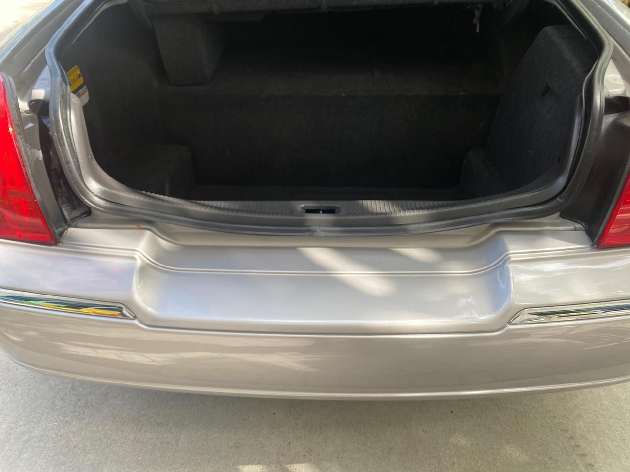 2009 Lincoln Town Car Signature Limited LOW MILES 50,225 Pompano Beach FL