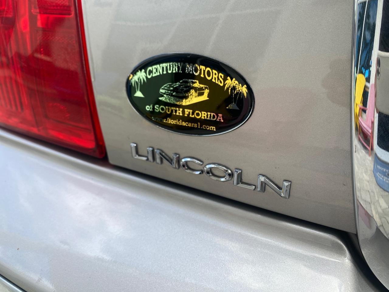 2009 Lincoln Town Car Signature Limited LOW MILES 50,225 Pompano Beach FL