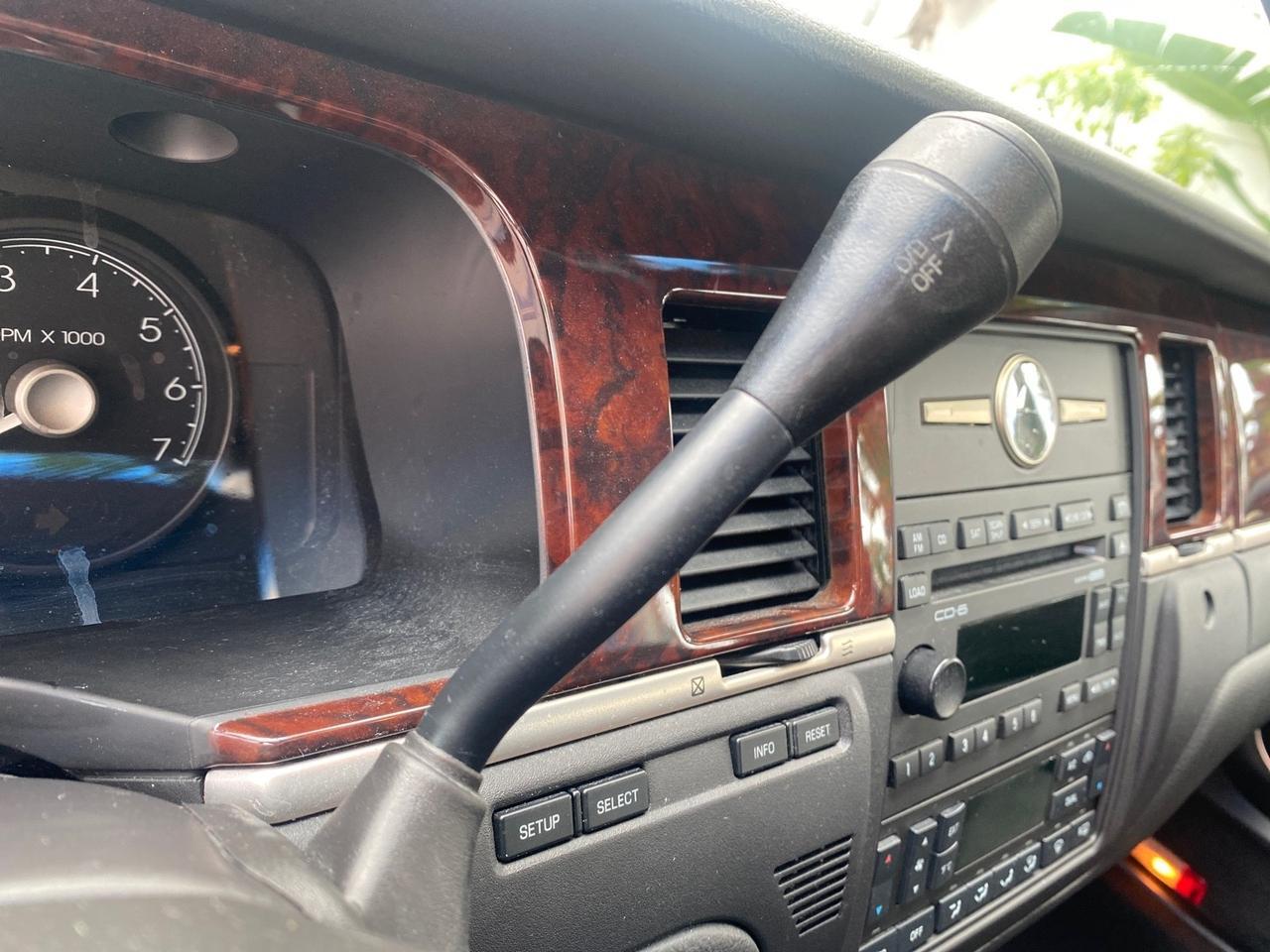 2009 Lincoln Town Car Signature Limited LOW MILES 50,225 Pompano Beach FL