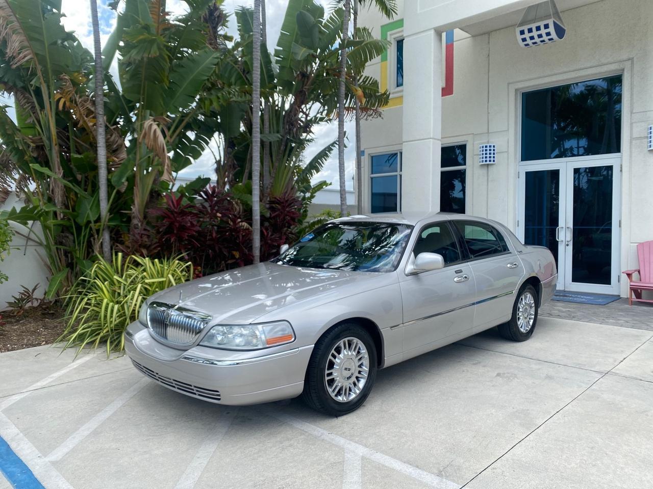 2009 Lincoln Town Car Signature Limited LOW MILES 50,225 Pompano Beach FL
