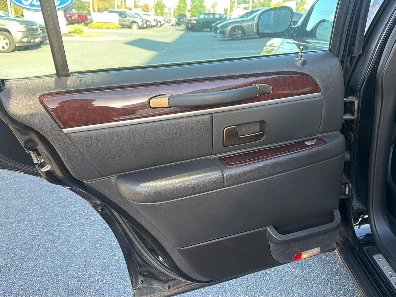 2009 Lincoln Town Car Signature Limited Gaithersburg MD