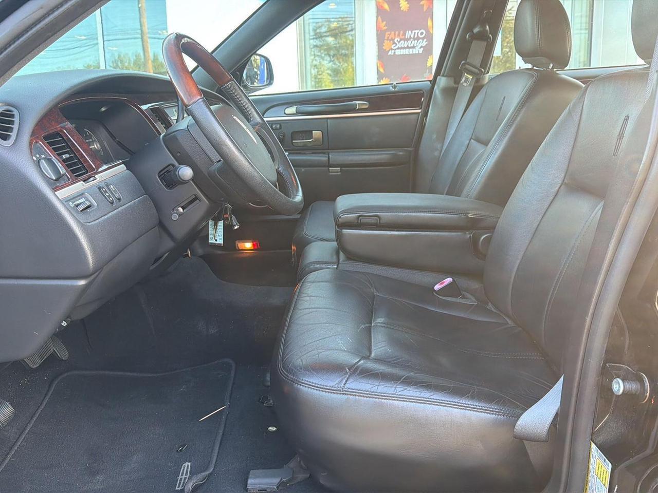 2009 Lincoln Town Car Signature Limited Gaithersburg MD