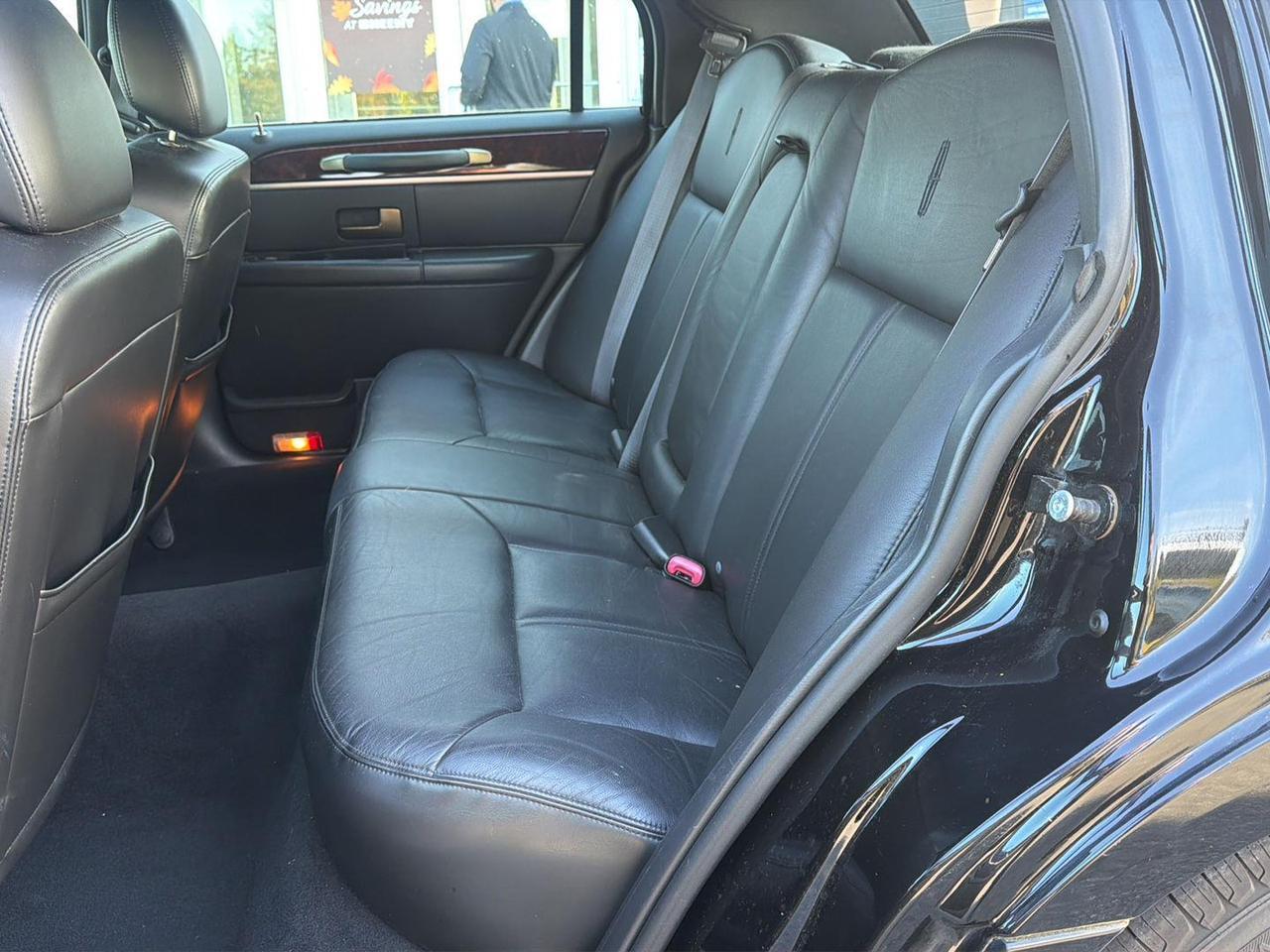 2009 Lincoln Town Car Signature Limited Gaithersburg MD