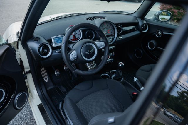 2009 MINI John Cooper Works Base Paramus NJ