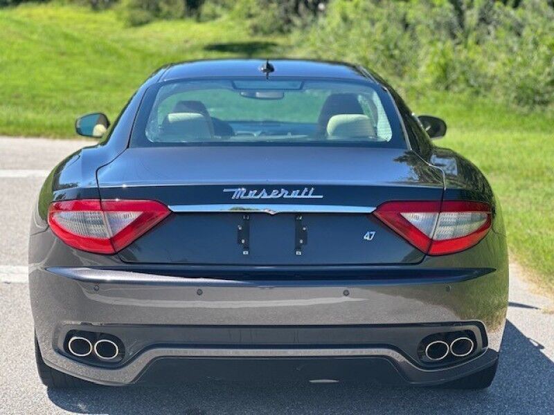 2009 Maserati GRANTURISMO S LOW MILES ICE COLD AC RUNS GREAT V8 EXTRA CLEAN FREE SHIPPING IN FLORIDA Sarasota FL