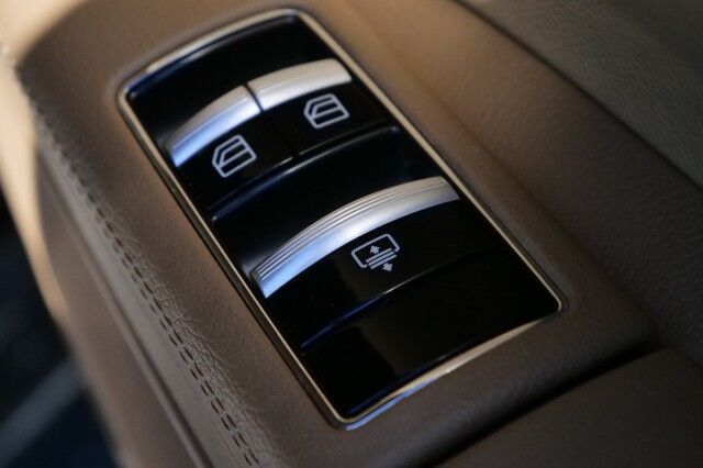 2009 Mercedes-Benz S-550 4Matic / 5.5L V8 / Sunroof / Cooled Seats! High Point NC